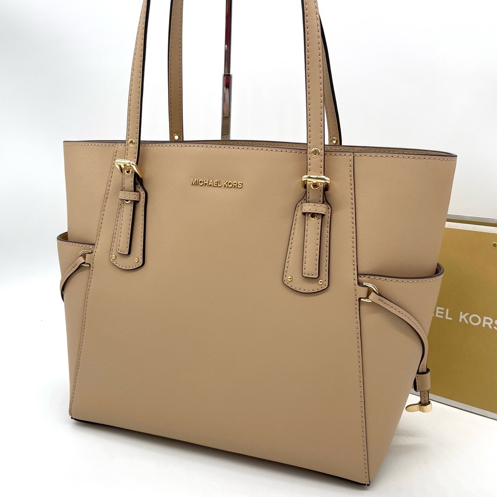 Michael Kors Voyager East West Tote Bag - Picture 5 of 12